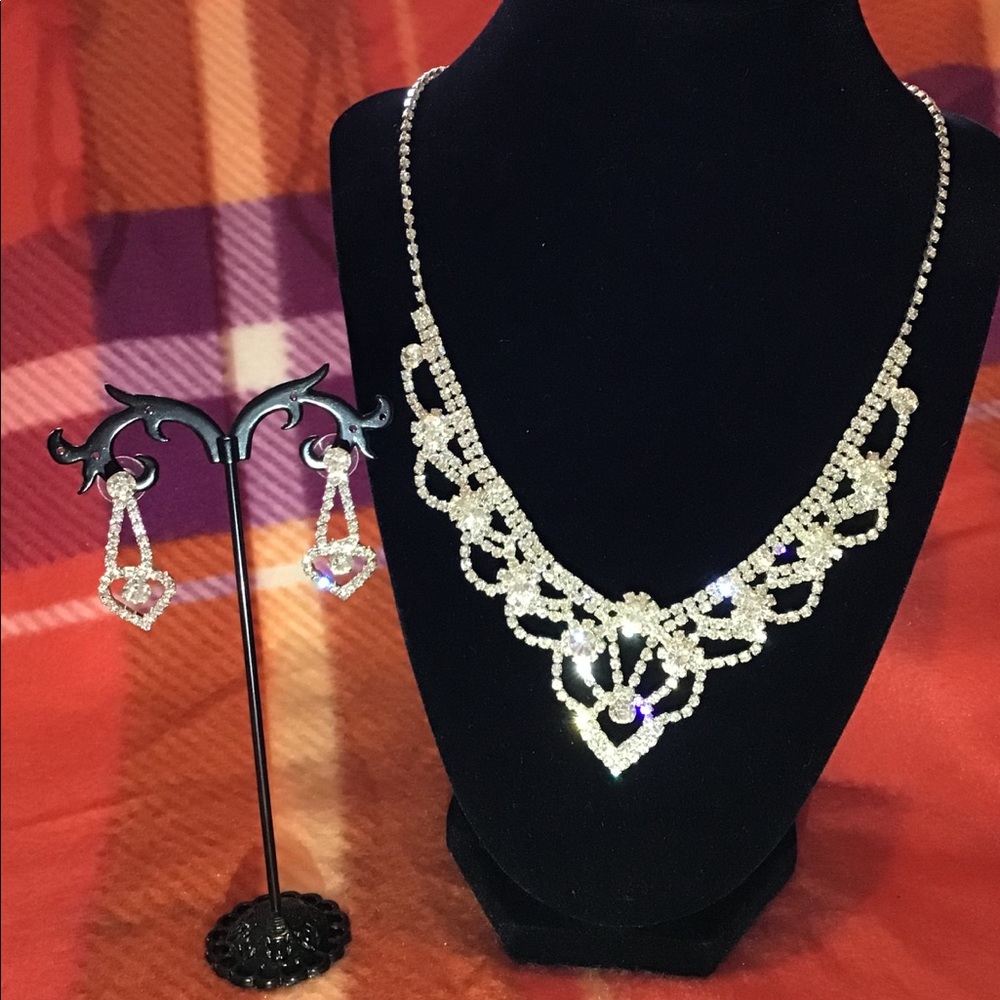 Silver Tone and Crystals Wedding Accessories